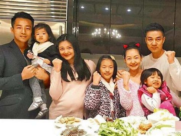 Meet Ken Lim Chih Chiang Wife Judy Hsu, Kids And Family