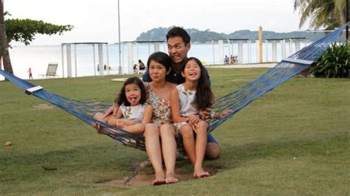 Meet Steve Lai Wife Wei Wei, 2 Daughters And Family