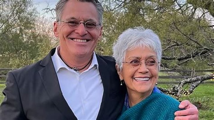 Meet Tulsi Gabbard Brother Jai Gabbard, Sister And Family