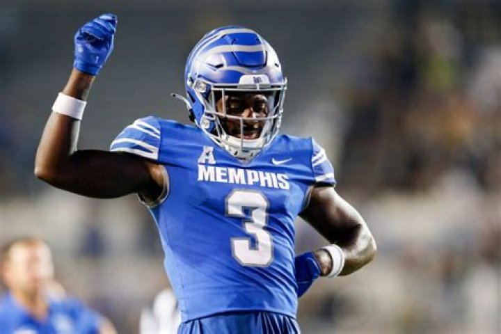 Roc Taylor, Seth Henigan Star