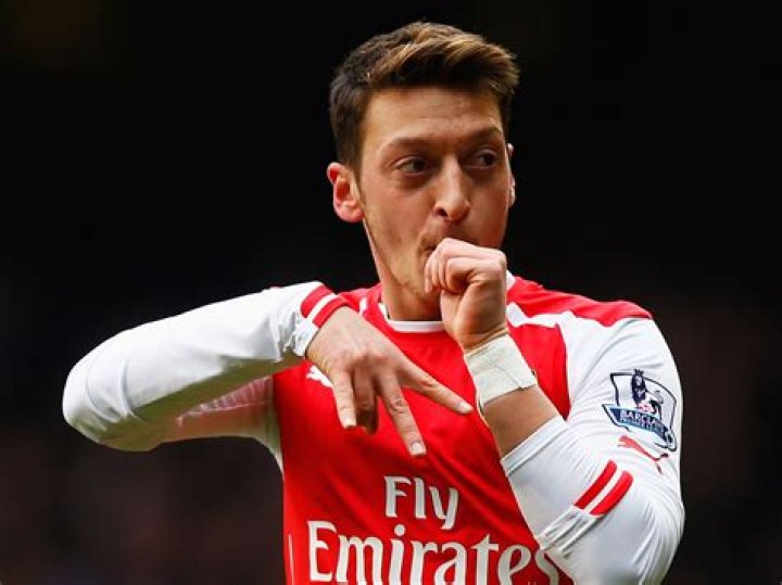 Mesut Ozil – Biography, Facts & Life Story