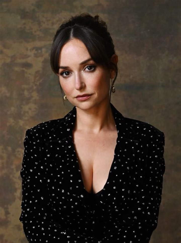 Milana Vayntrub – Biography, Facts & Life Story