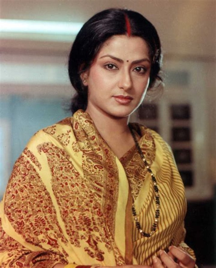 Moushumi Chatterji – Biography, Facts & Life Story