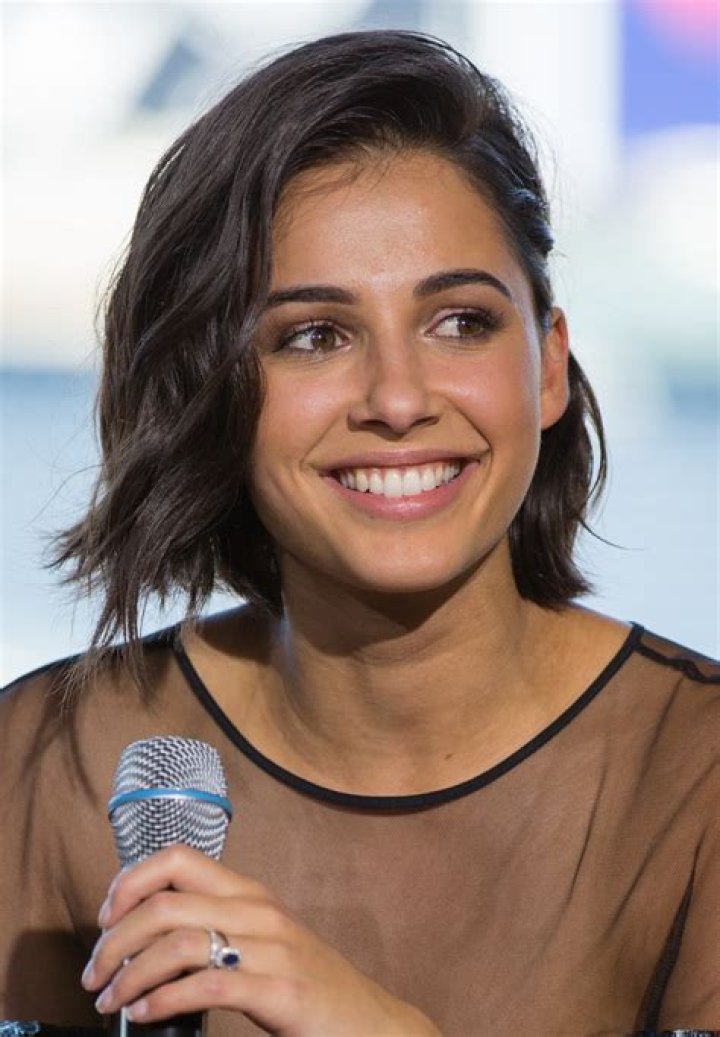 Naomi Scott – Biography, Facts & Life Story