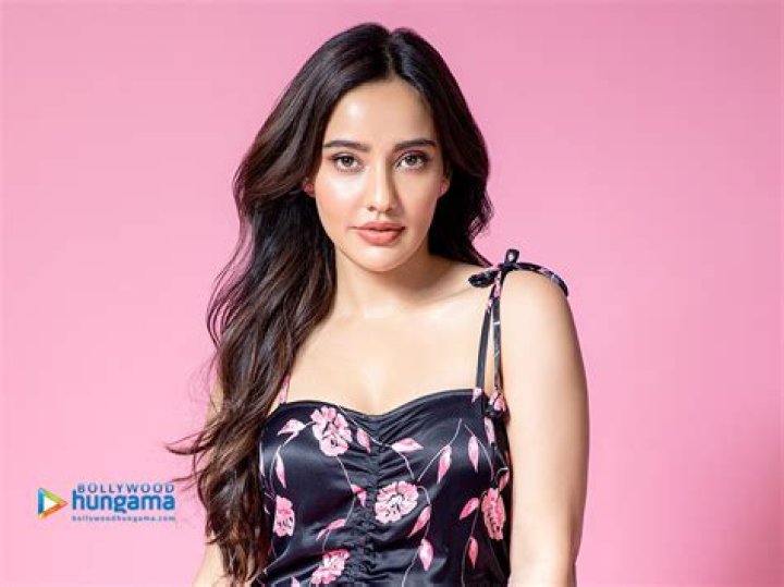 Neha Sharma – Biography, Facts & Life Story