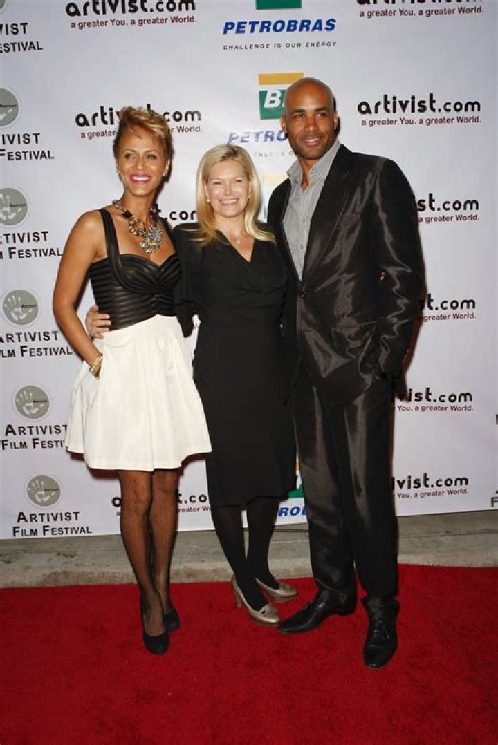 Nicole Parker Net Worth – How Much is Nicole Parker Worth?