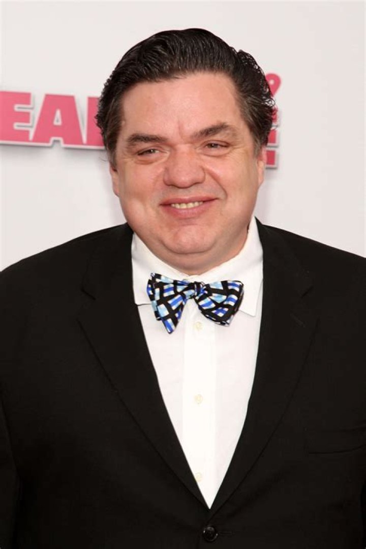 Oliver Platt Bio, Wiki, Age, Wife, Chicago Med, Three Musketeers, and Net Worth
