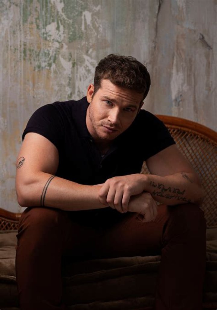 Oliver Stark Movies, Bio, Wiki, Age, Wife, Tattoos, and Net Worth