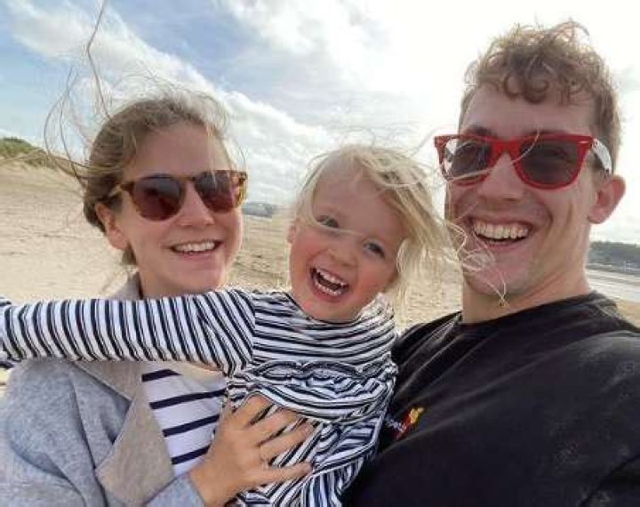 Ollie Kendal Net Worth