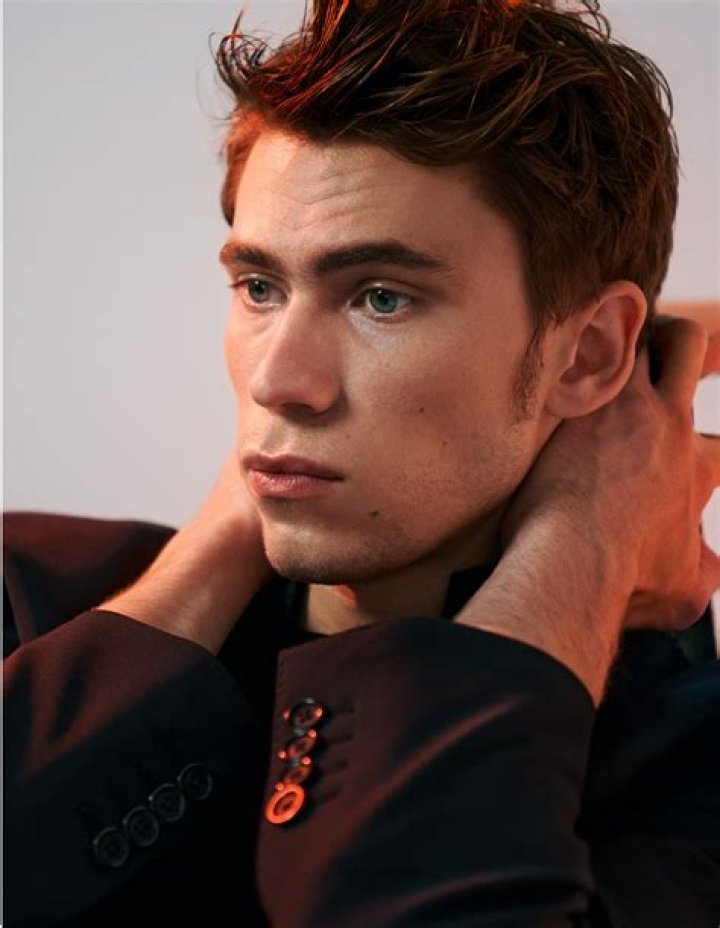 Owen Teague – Biography, Facts & Life Story