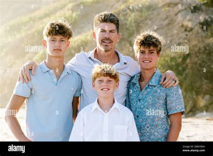 3 Sons And 1 Daughter, Wife And Family