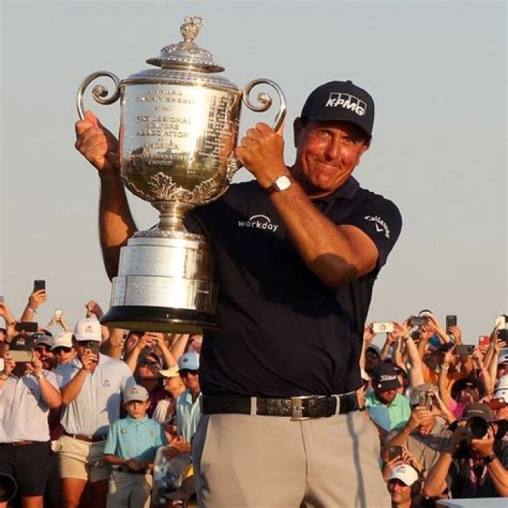 Phil Mickelson Net Worth – How Much is Mickelson Worth?
