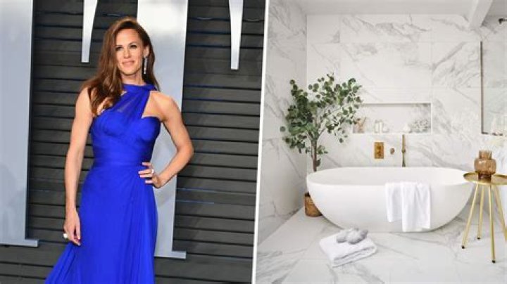 Poor Jennifer! This Woman Went to the Bathroom While on a Zoom Call