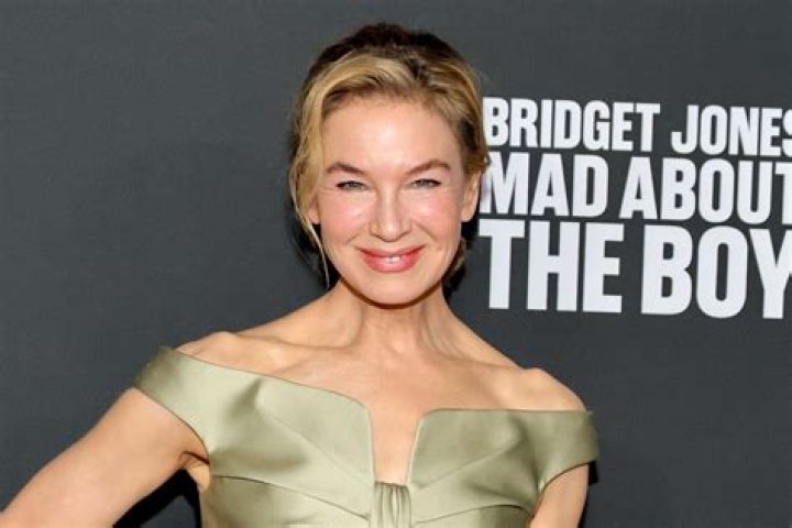 Renée Zellweger Movies, Bio, Wiki, Ahe, Dating, Tv Shows, And Net Worth