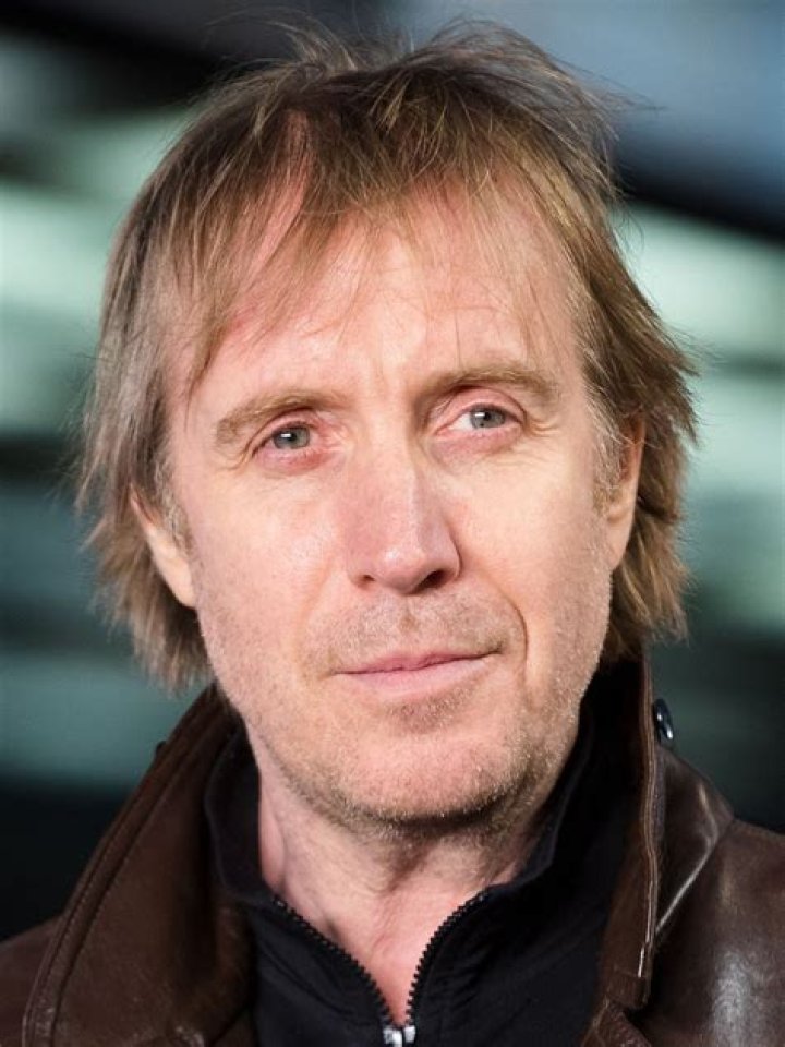 Rhys Ifans Movies, Bio, Wiki, Age, Height, In Harry Potter, Notting Hill, and Net Worth