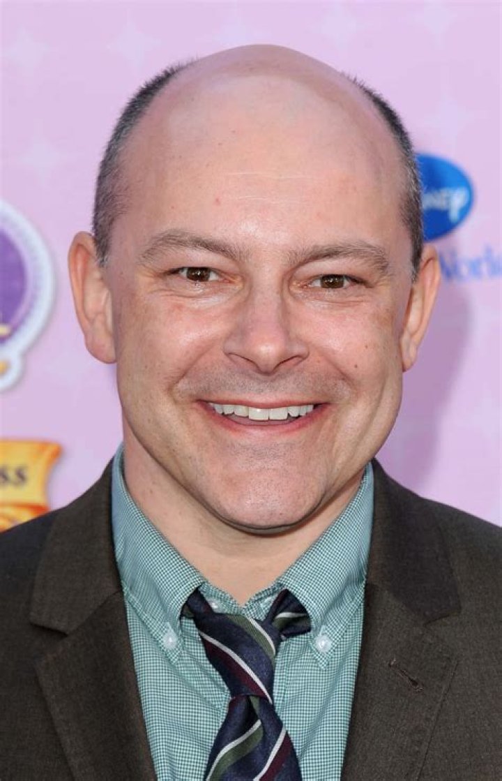 Rob Corddry Daily Show, Bio, Wiki, Age, Brother, Wife, and Net Worth