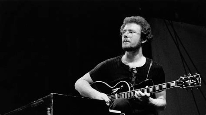 Robert Fripp Net Worth 2024