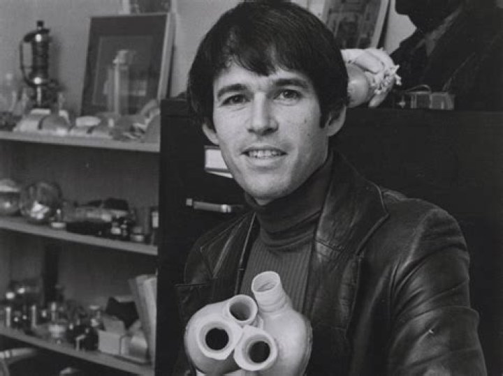 Robert Jarvik Net Worth 2024