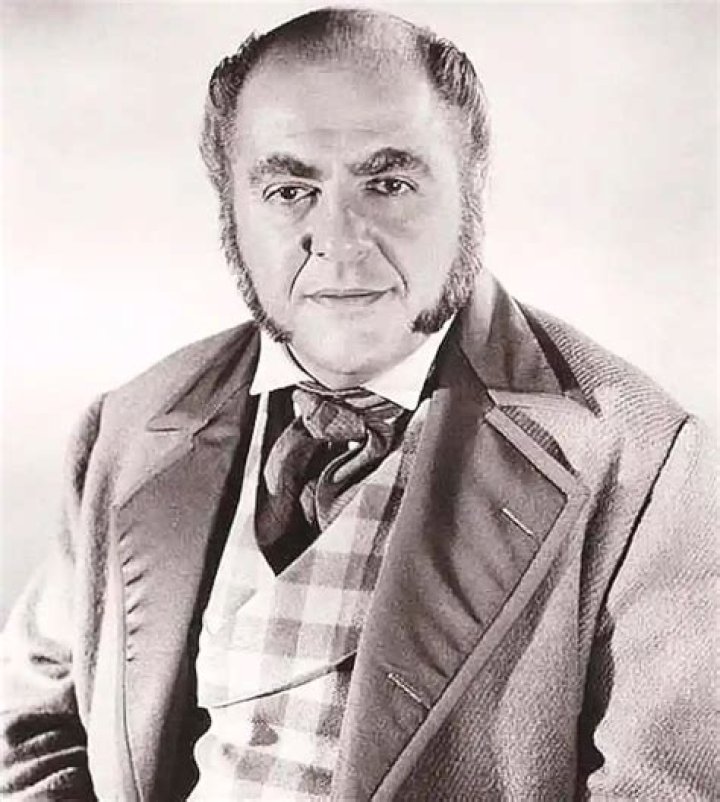 Robert Middleton Net Worth