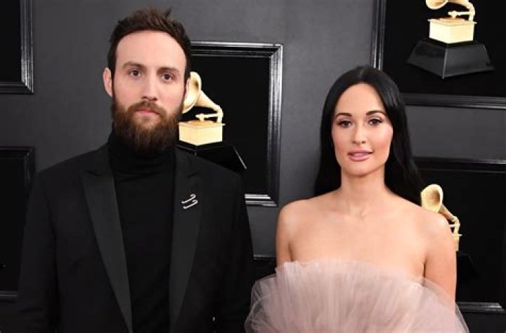 Ruston Kelly Bio, Wiki, Age, Kacey Musgraves, Wedding, Songs, and Net Worth