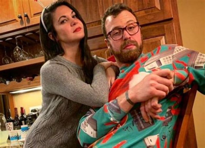 wiki, bio, net worth, dating or married?