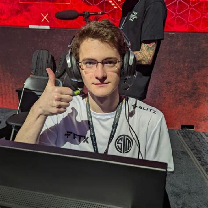 SantiZap – Wrestler, Gaming Content Creator | Wiki, Age, Height, Net Worth, Relationship, Ethnicity, Career