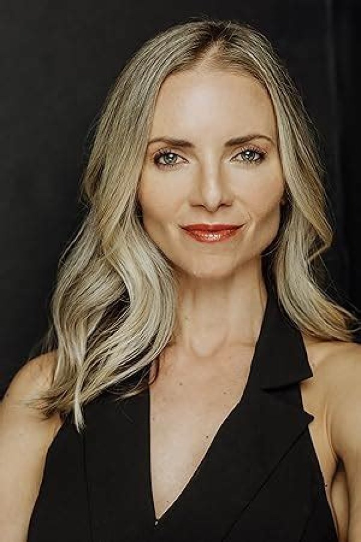 Sarah Christine Smith Net Worth – How Much is Smith Worth?