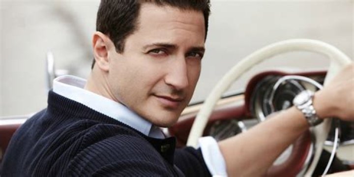 Sasha Roiz Net Worth – How Much is Roiz Worth?