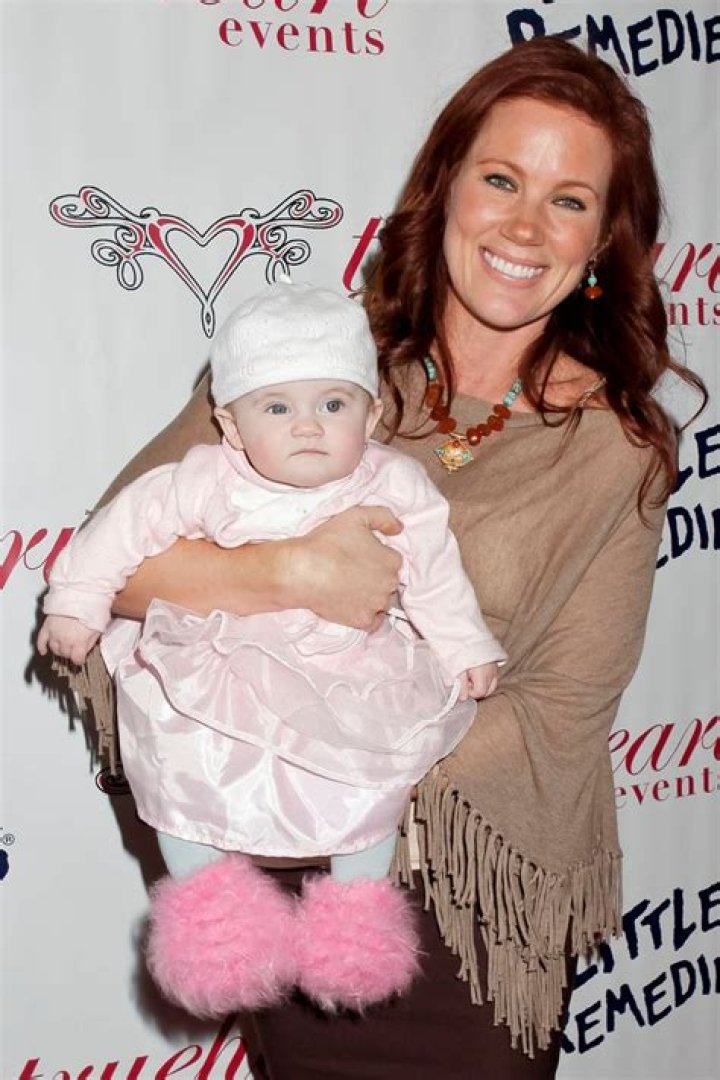 Meet Scarlett Bigelow – Photos Of Elisa Donovan’s Daughter With Husband Charlie Bigelow