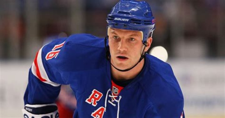 Sean Avery Net Worth 2024