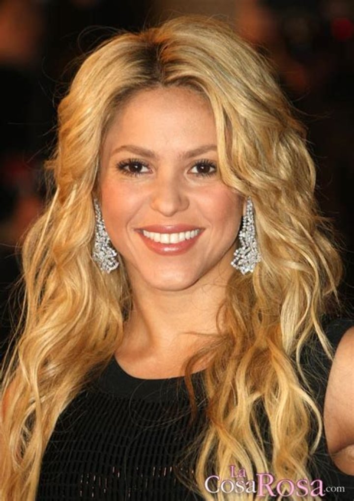 Shakira Net Worth – $300 Million