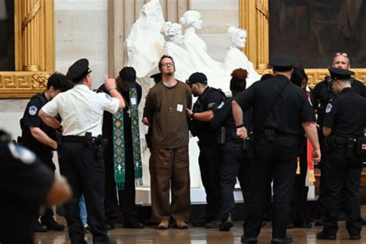 Shane Claiborne Bio, Wiki, Age, Wife, Common Prayer, and Net Worth