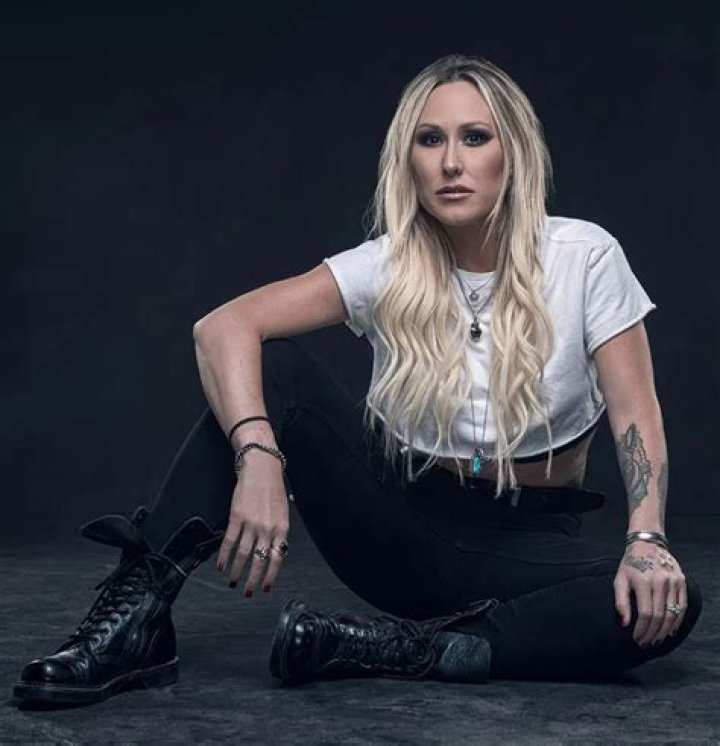 Shannon Gunz – Radio Personality | Wiki, Age, Height, Net Worth, Relationship, Ethnicity, Career