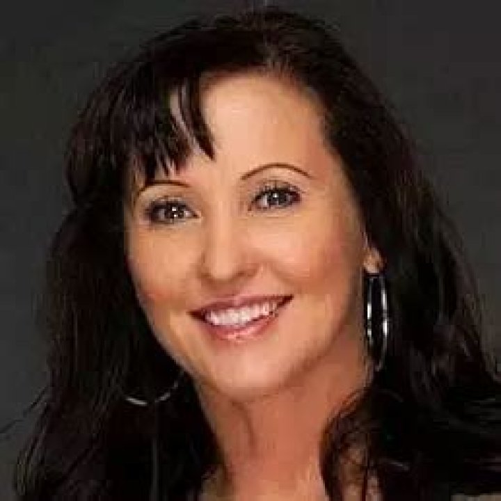 Shannon Knapp Net Worth