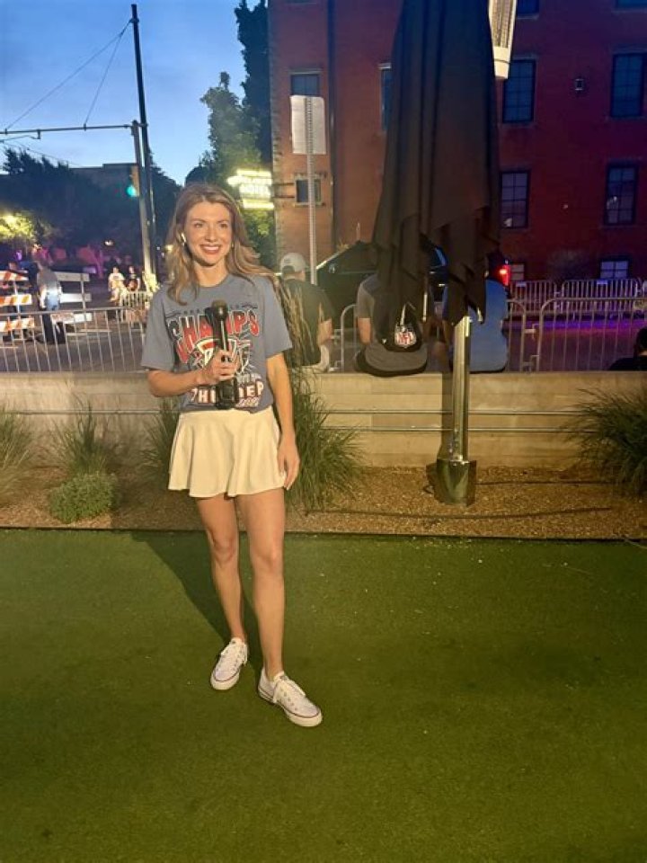 Shelby Love FOX 25, Bio, Wiki, Age, Height, Husband, Salary, and Net Worth