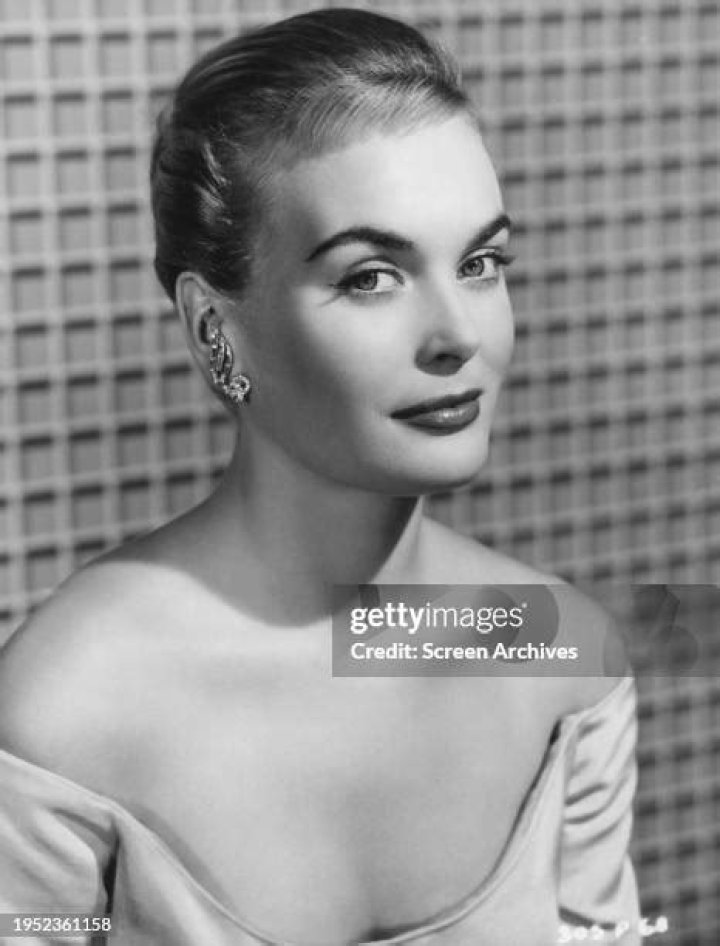 Shirley Eaton Height