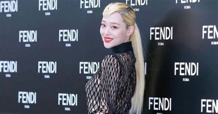 Former F(x) K-Pop Star Sulli Was Found Dead in Her Home