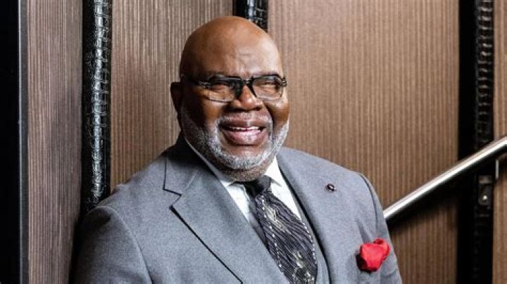 TD Jakes Pastor, Bio, Wiki, Age, Height, Wife, Sons, Daughter, and Net Worth