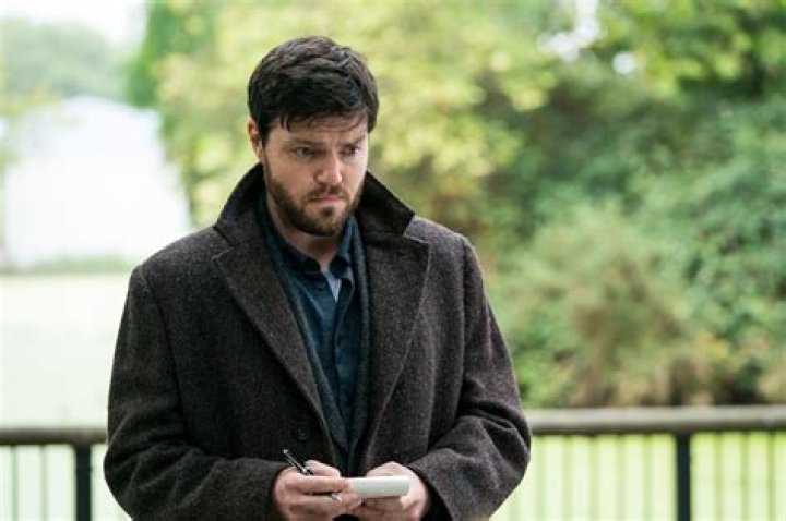 Tom Burke – British Actor | Age, Biography, Wiki, Career, Net Worth, Marital Status, Movies, Series & Facts
