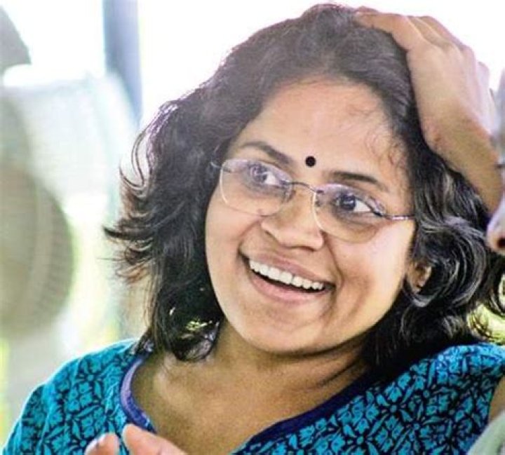 Vidhu Vincent – Biography, Facts & Life Story