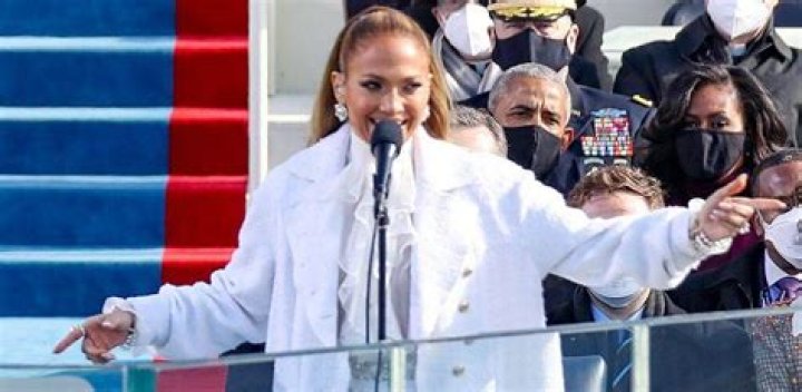 Jennifer Lopez Broke Into Spanish During Her Inauguration Performance — Here's What She Said