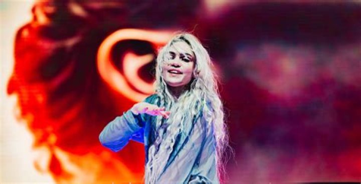 What Happened at Grimes' Coachella Set?