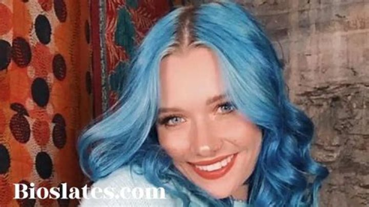 Who Is Annalise Mahanes? Net Worth, Age, Bio and Relationship About IMY2 Lead Vocalist