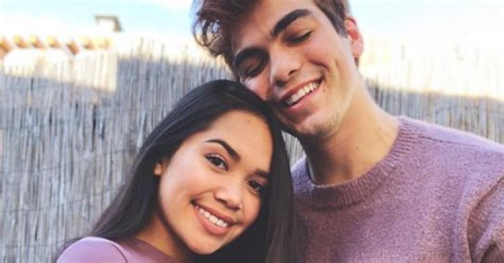 Thomas and Mia From the Hype House Are Definitely Dating, Right?