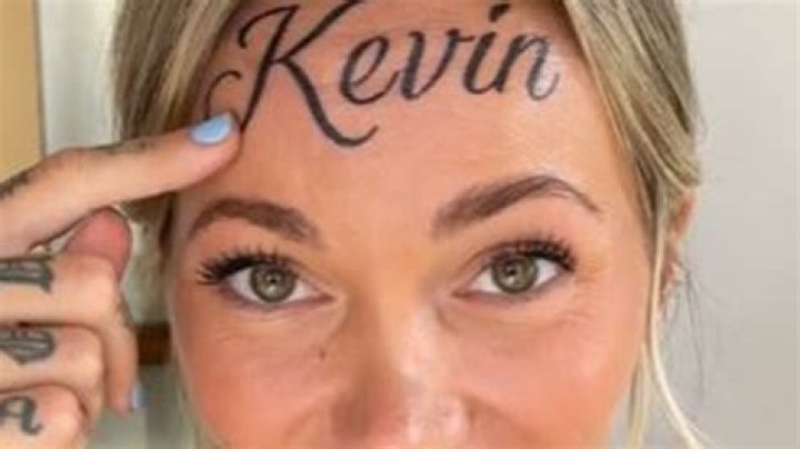 People Are Blasting Woman for Faking Forehead Tattoo for Attention