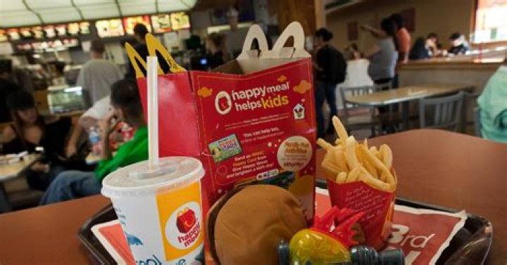 Woman Orders Curbside Kid’s Meals for Herself to Save Money