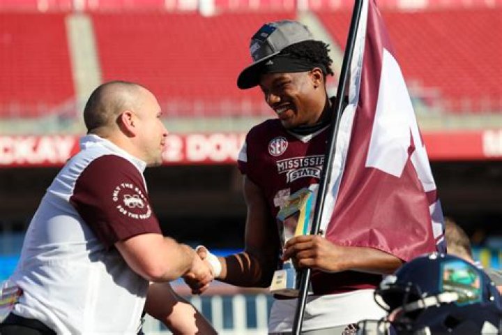 Zach Arnett Steadied Mississippi State's Ship in Dark Times